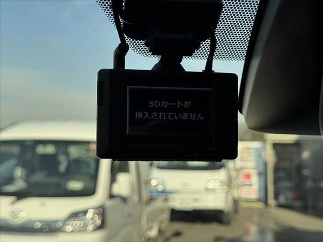 TOYOTA VOXY HYBRID 2021