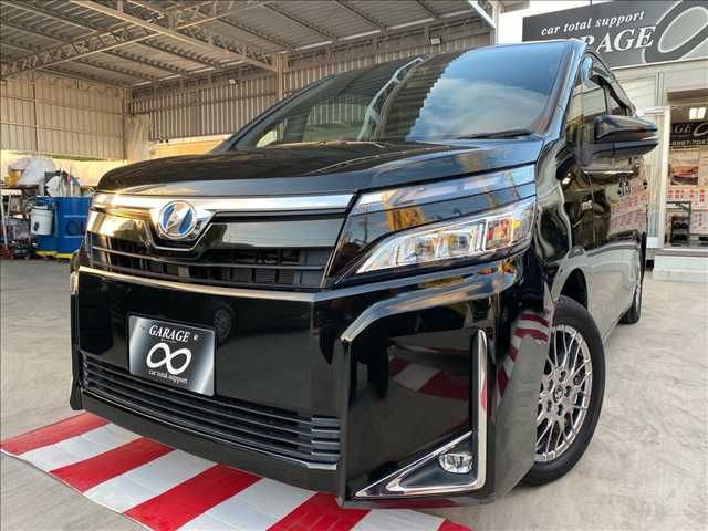 TOYOTA VOXY HYBRID 2018