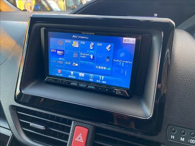 TOYOTA VOXY HYBRID 2018