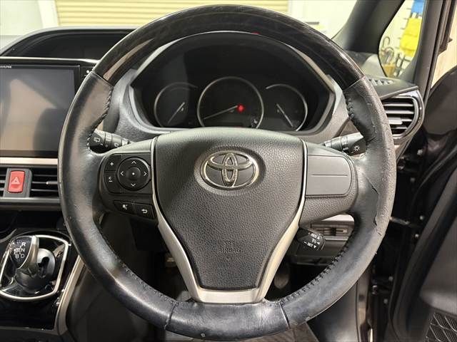 TOYOTA ESQUIRE HYBRID 2014