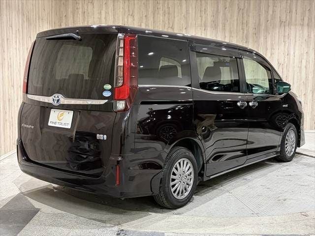 TOYOTA ESQUIRE HYBRID 2014