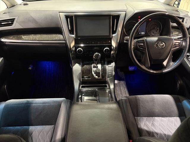 TOYOTA VELLFIRE 2016