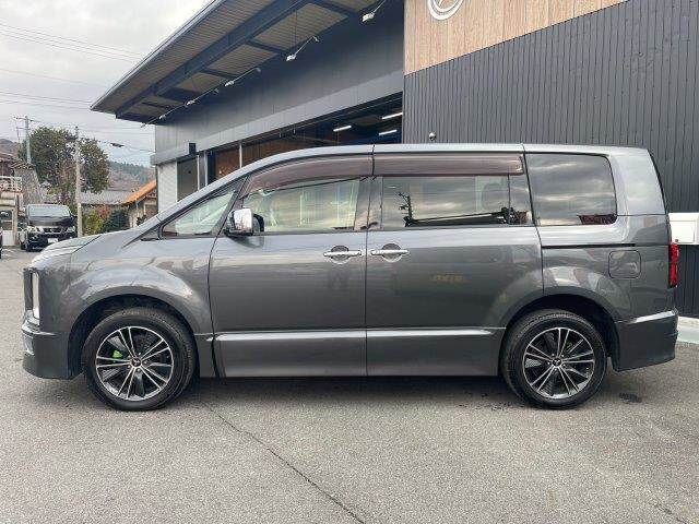 MITSUBISHI DELICA D:5 4WD 2019