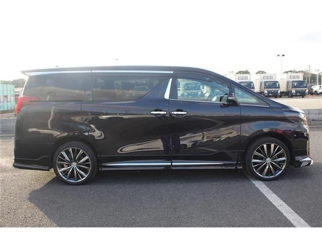 TOYOTA ALPHARD hybrid 4WD 2022