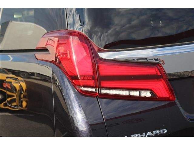 TOYOTA ALPHARD hybrid 4WD 2022