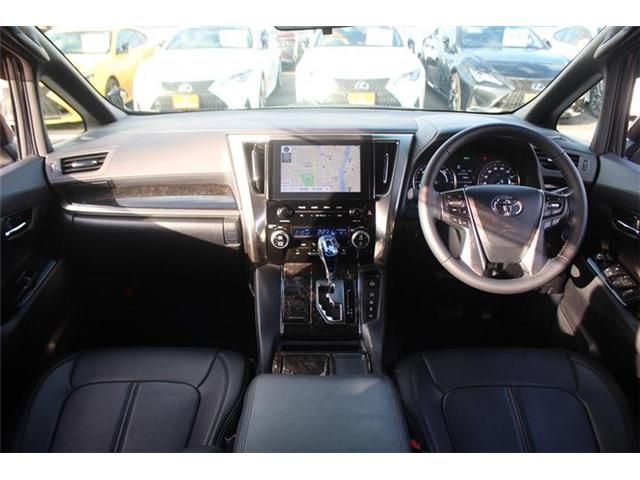 TOYOTA ALPHARD hybrid 4WD 2022