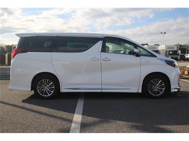 TOYOTA ALPHARD hybrid 4WD 2020