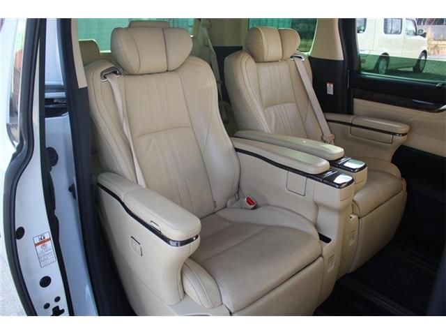 TOYOTA ALPHARD hybrid 4WD 2020