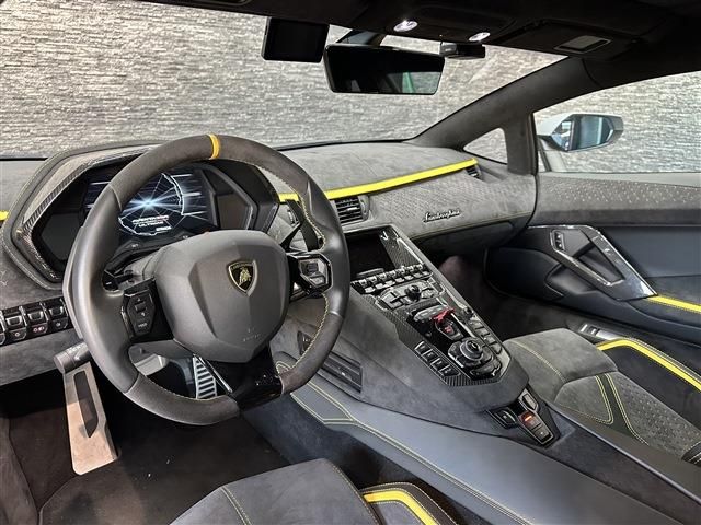 LAMBORGHINI LAMBORGHINI Aventador 2022