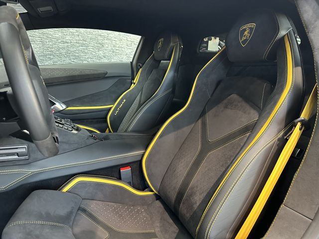 LAMBORGHINI LAMBORGHINI Aventador 2022
