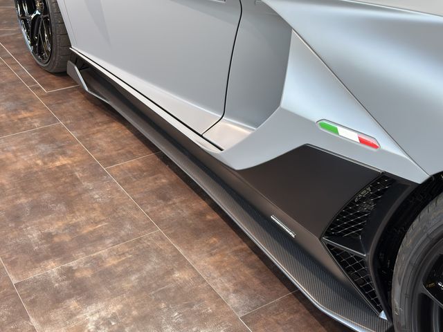 LAMBORGHINI LAMBORGHINI Aventador 2022