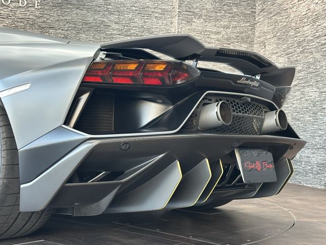 LAMBORGHINI LAMBORGHINI Aventador 2022
