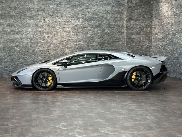 LAMBORGHINI LAMBORGHINI Aventador 2022