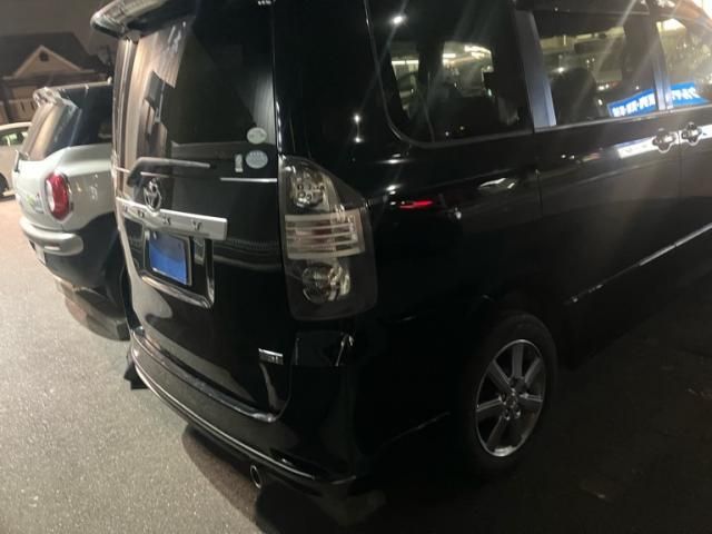 TOYOTA VOXY 4WD 2009