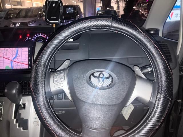 TOYOTA VOXY 4WD 2009