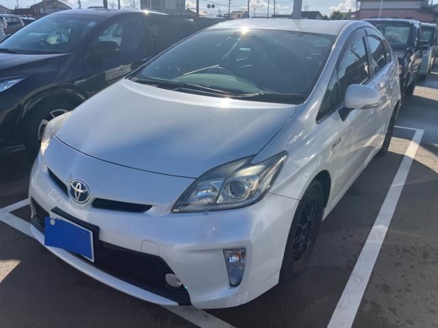 TOYOTA PRIUS 2015