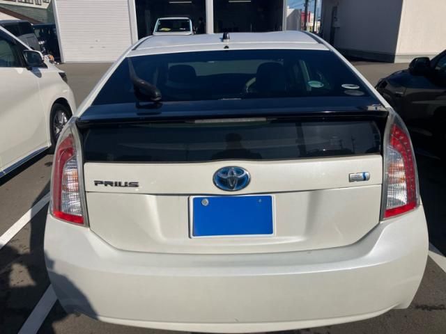TOYOTA PRIUS 2015