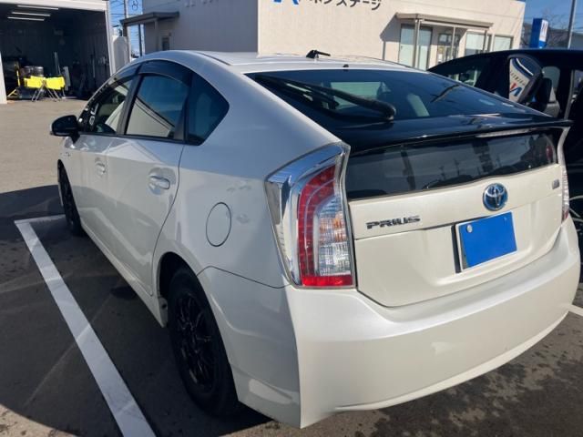 TOYOTA PRIUS 2015