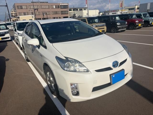 TOYOTA PRIUS 2011