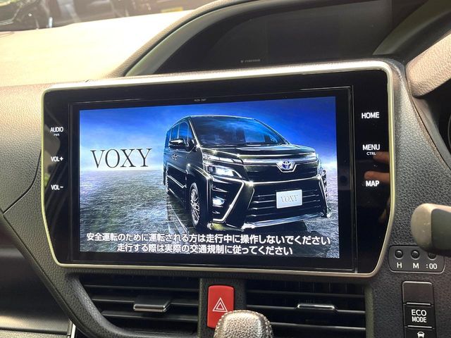 TOYOTA VOXY 2021