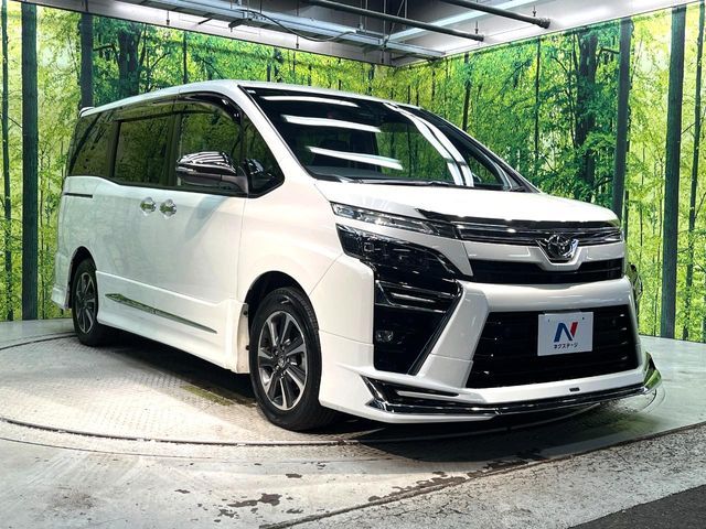 TOYOTA VOXY 2021