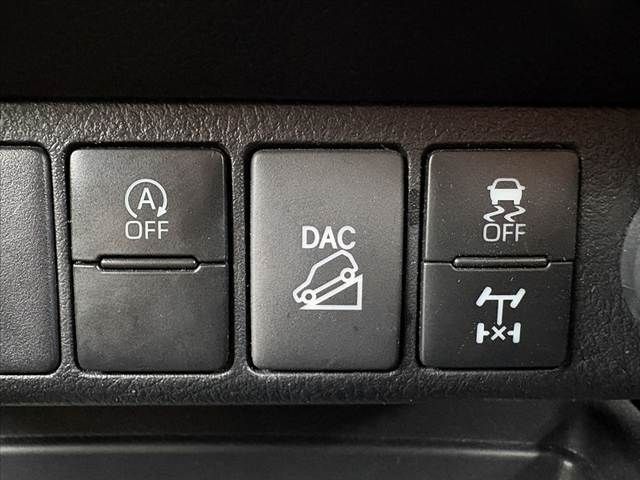 TOYOTA HILUX 4WD 2024