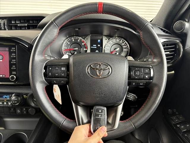 TOYOTA HILUX 4WD 2024