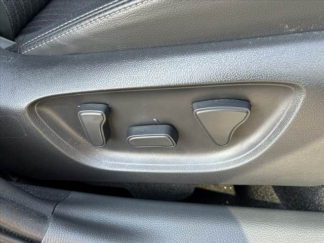 TOYOTA YARIS CROSS HYBRID 2022