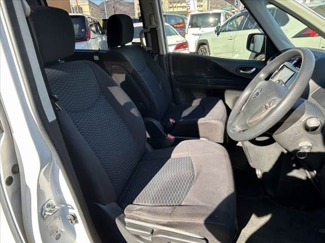 NISSAN SERENA  WG 2015