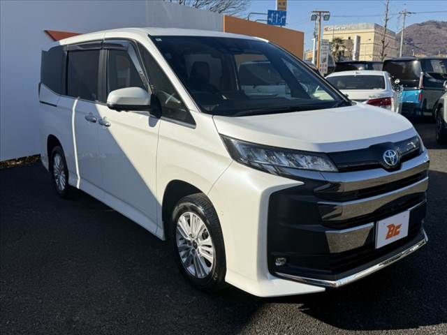 TOYOTA NOAH HYBRID 4WD 2022