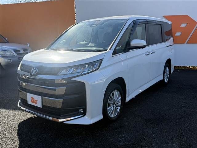 TOYOTA NOAH HYBRID 4WD 2022