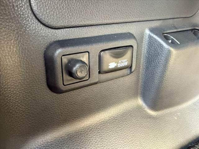 TOYOTA NOAH HYBRID 4WD 2022