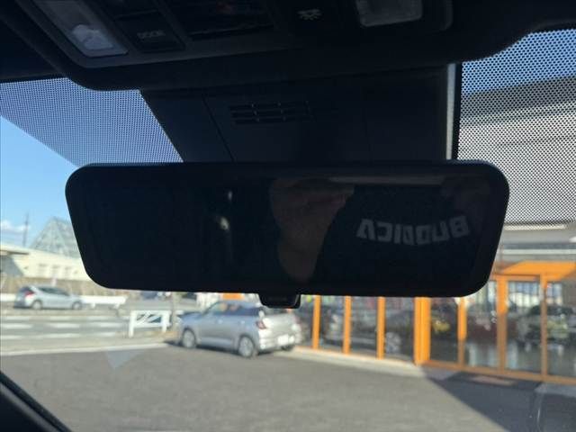 TOYOTA NOAH HYBRID 4WD 2022