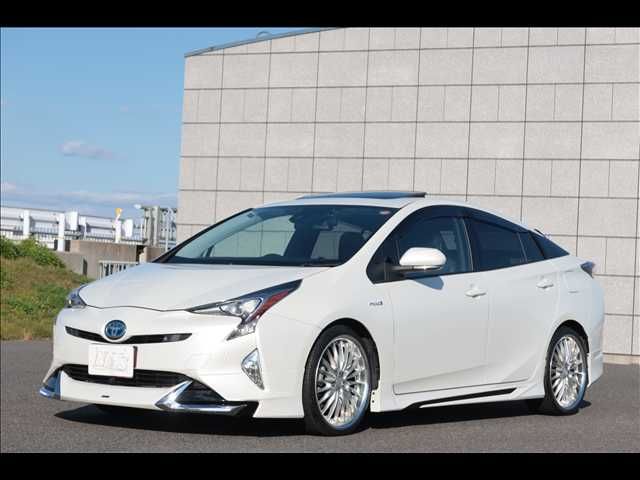 TOYOTA PRIUS 2016