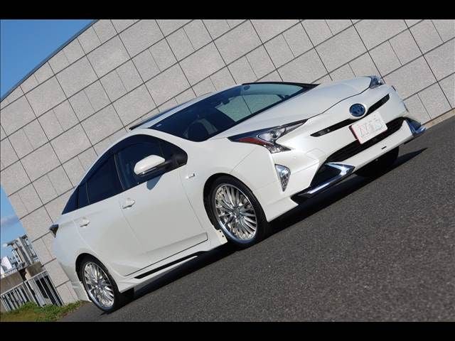 TOYOTA PRIUS 2016