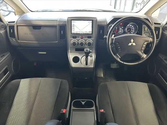 MITSUBISHI DELICA D:5 2WD 2012