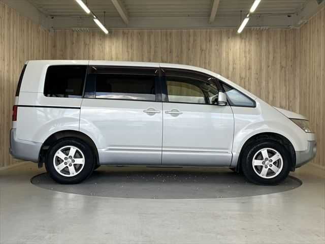MITSUBISHI DELICA D:5 2WD 2012