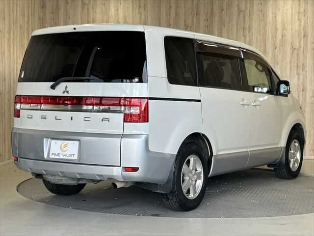 MITSUBISHI DELICA D:5 2WD 2012