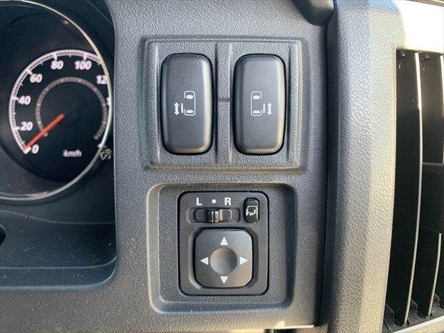 MITSUBISHI DELICA D:5 4WD 2012