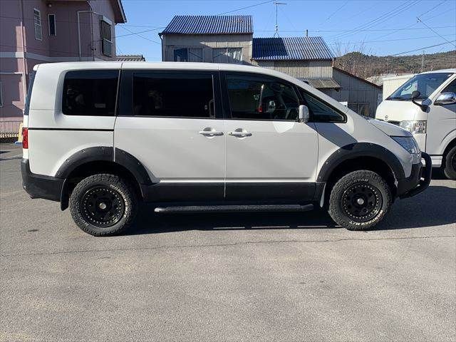 MITSUBISHI DELICA D:5 4WD 2012