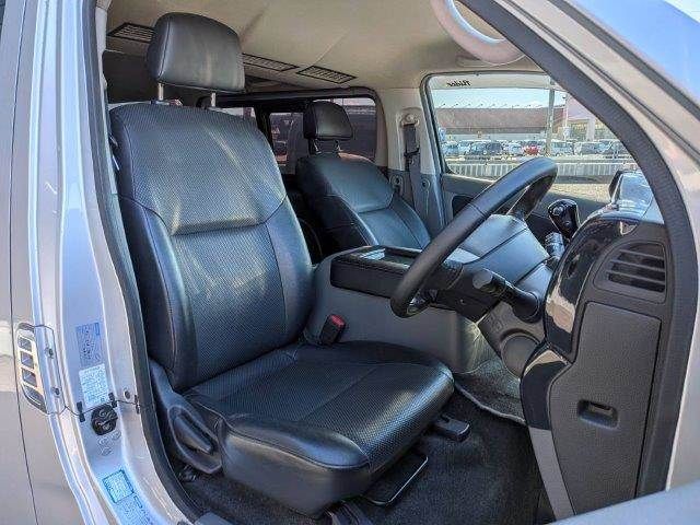 NISSAN NV350 CARAVAN 2013
