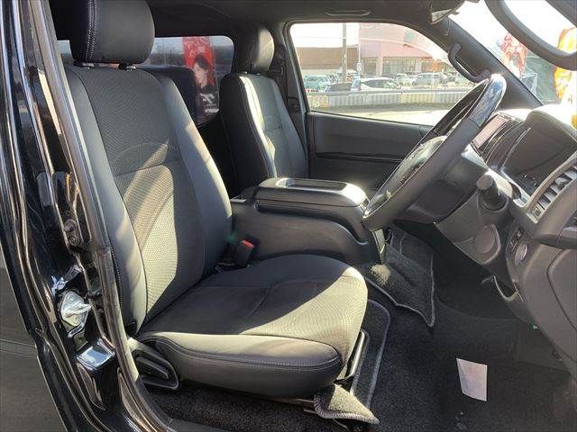 TOYOTA HIACE van 4WD 2020