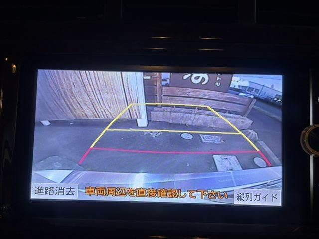 TOYOTA PRIUS Alpha 2013