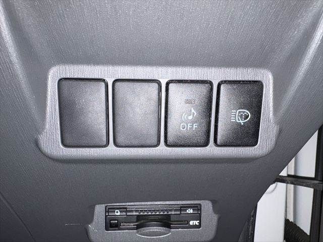 TOYOTA PRIUS Alpha 2013