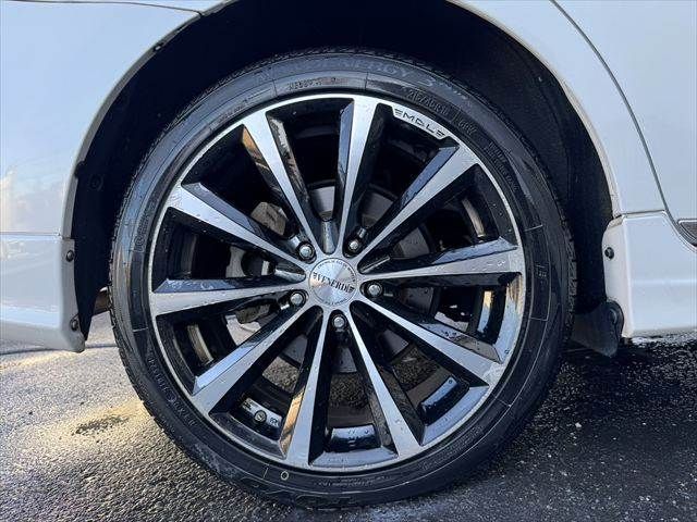 TOYOTA PRIUS Alpha 2013