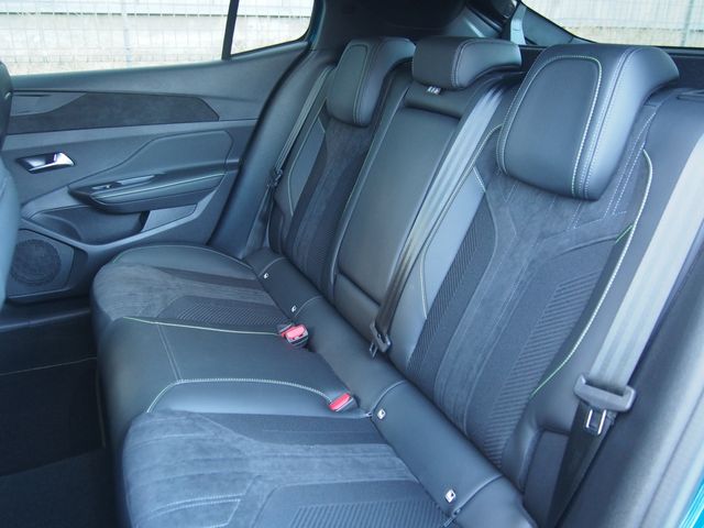 PEUGEOT PEUGEOT 408 2024