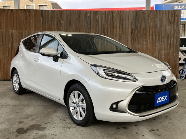 TOYOTA AQUA 2024