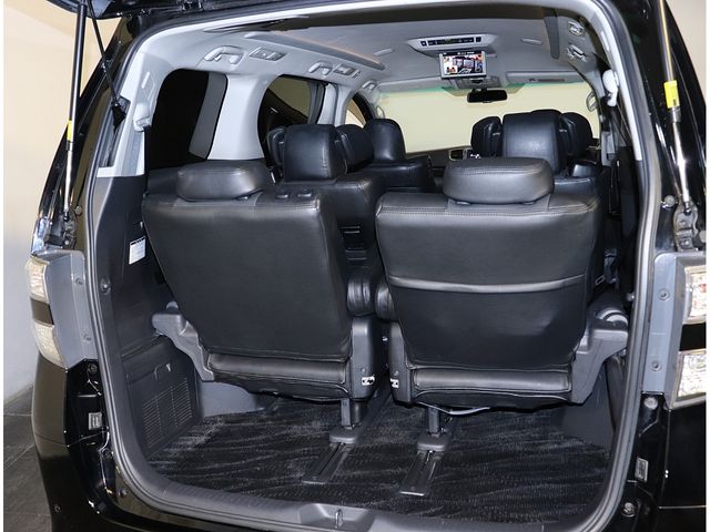 TOYOTA VELLFIRE 2013