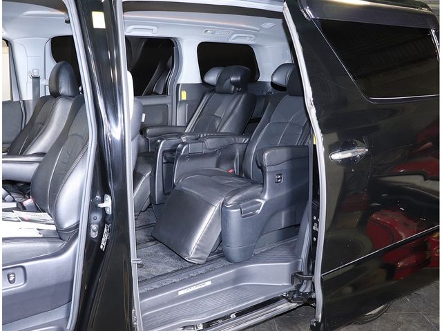 TOYOTA VELLFIRE 2013