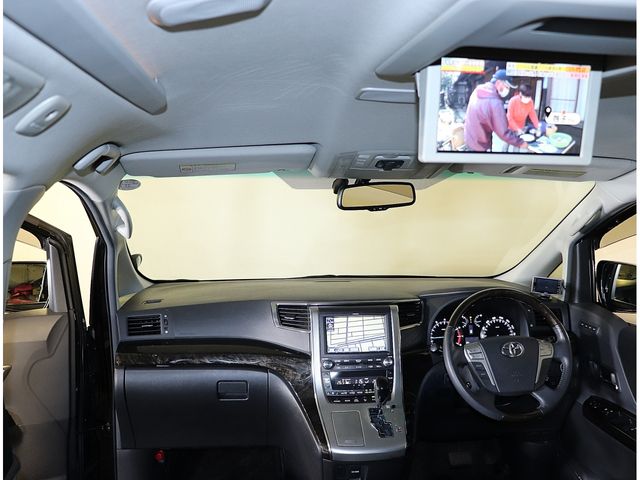 TOYOTA VELLFIRE 2013